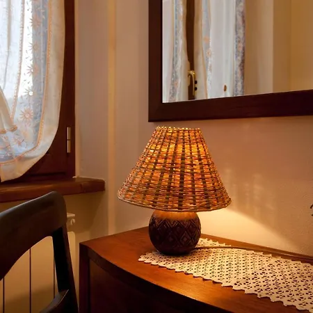 ゲストハウス Il Vecchio Noce ブルニャート