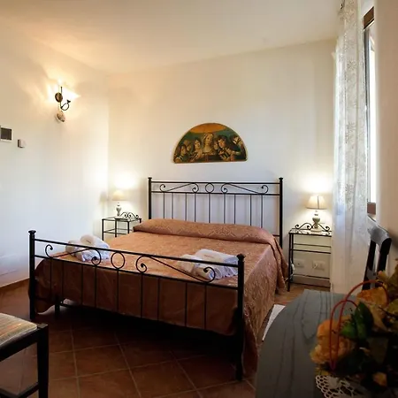 Il Vecchio Noce Penzion Brugnato